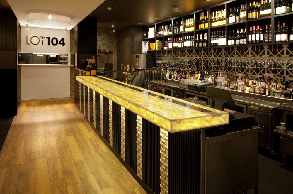 da-corian-xuyen-sang