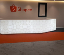Quầy lễ tân đá nhân tạo cho công ty Shopee