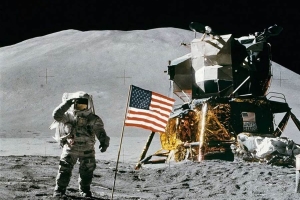 Kỷ Niệm 50 Năm Của Con Tàu Apollo 11 Lên Mặt Trăng